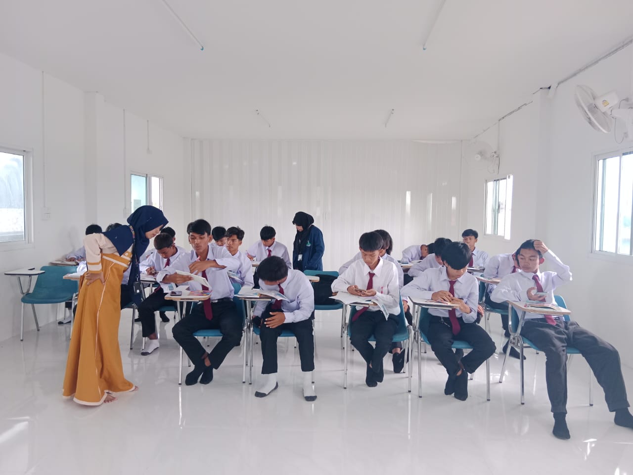 Apa Kabar Mahasiswa TBI yang Praktik Asjar di Thailand? Ini Kisahnya.